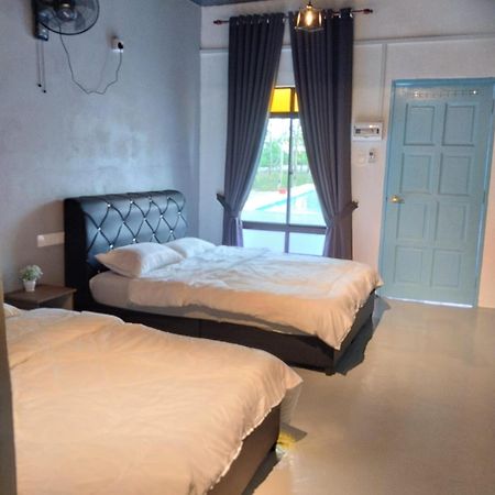 Adana Homestay & Pool Kangar Exterior photo